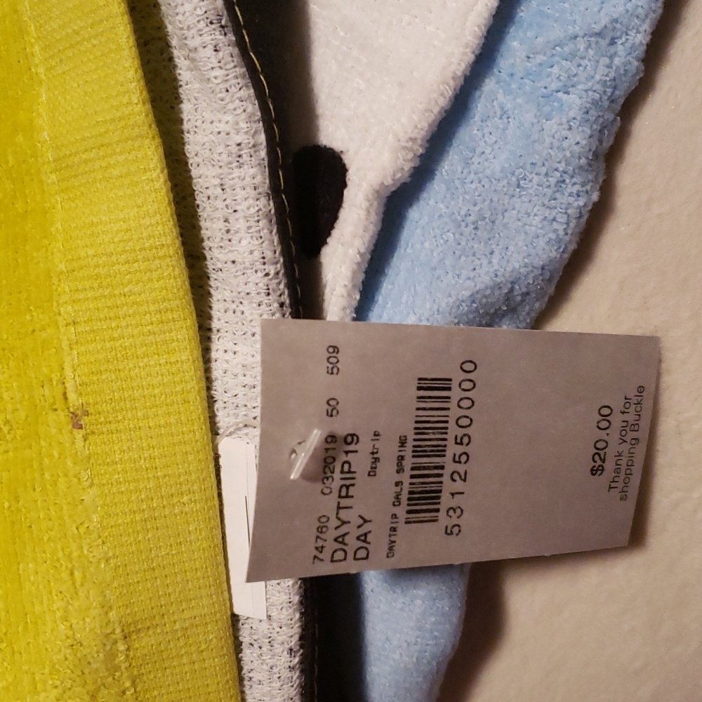 nwt daytrip Beach towel from buckle